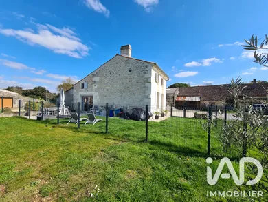 Maison de campagne à Saint-Porchaire (17250)