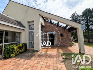 Architectural house in Auvers-sur-Oise (95430)