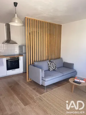 Apartment in Villelaure (84530)