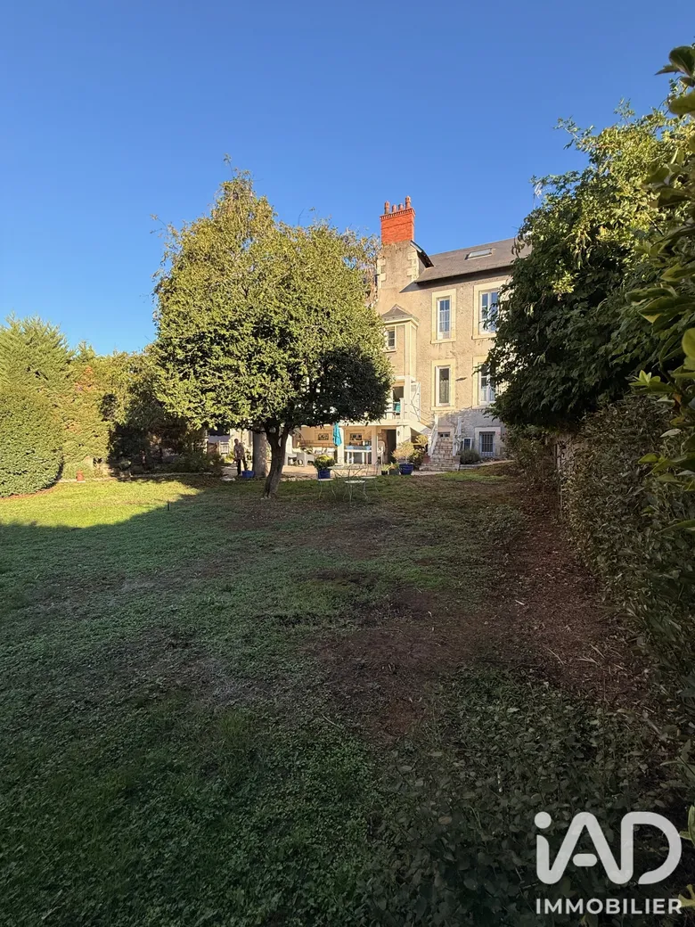 Maison 11 pièces 327 m² · à Bourges · 327 m² · 445 000 €