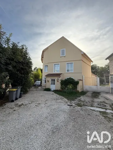 Maison à Gouvernes (77400)