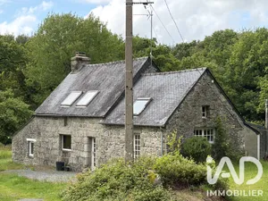 Maison de campagne à Bulat-Pestivien (22160)