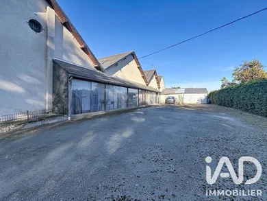 House in Saint-Barthélemy-d'Anjou (49124)