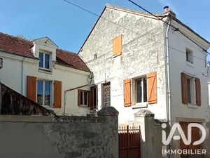 Townhouse in Saint-Aignan (41110)