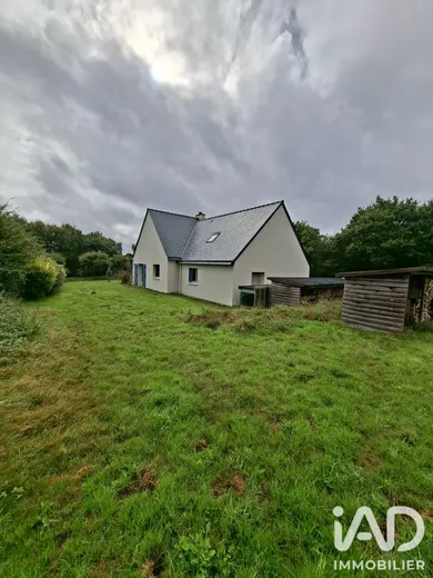 Maison de campagne à Berrien (29690)