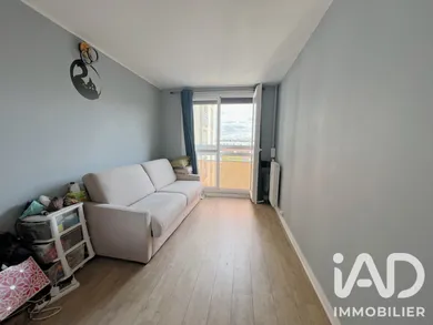 Apartment in Pantin (93500)