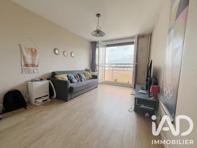 Apartment in Pantin (93500)