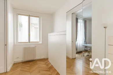 Appartement à Paris (75116)