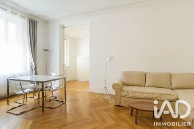 Appartement à Paris (75116)