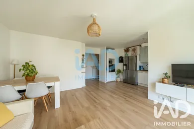 Apartment in Chevilly-Larue (94550)