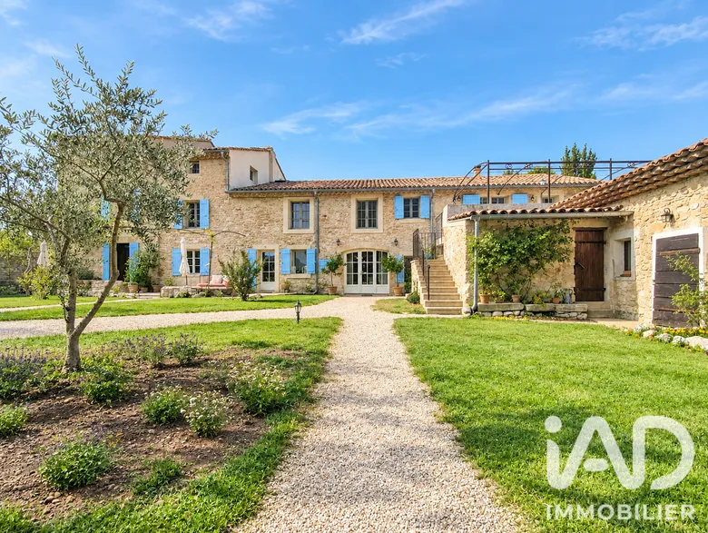 Maison 14 pièces 490 m² · à Pernes-les-Fontaines · 490 m² · 1 850 000 €