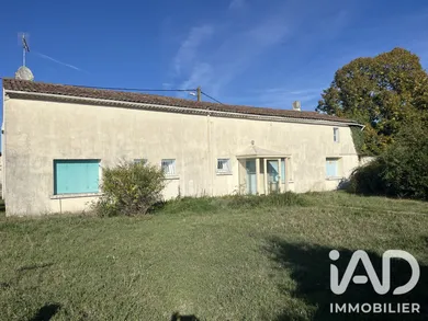 Maison à Saint-Romain-de-Benet (17600)