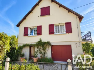 House in Saint-Hilaire-sur-Yerre (28220)