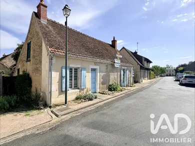 Maison de campagne à Ainay-le-Vieil (18200)