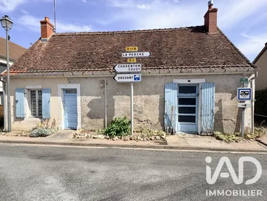 Maison de campagne à Ainay-le-Vieil (18200)