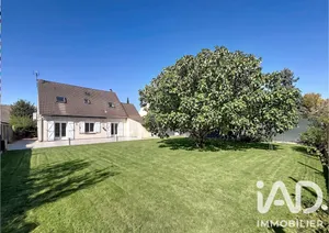 Maison traditionnelle à Les Chapelles-Bourbon (77610)