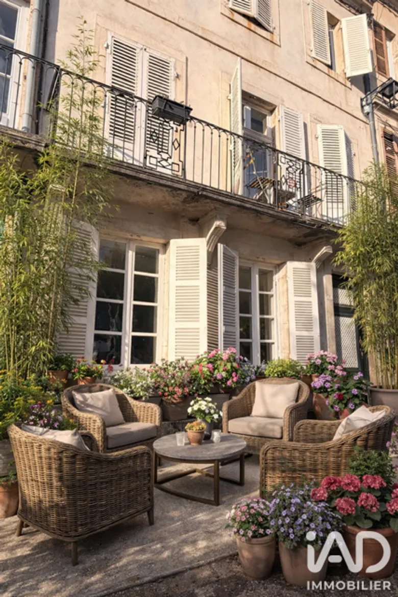 Maison 5 pièces 189 m² · à Saint-Gengoux-le-National · 189 m² · 200 000 €
