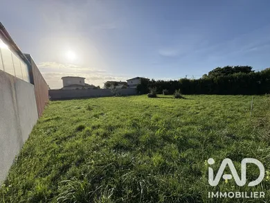 Terrain à bâtir à Tournon-sur-Rhône (07300)