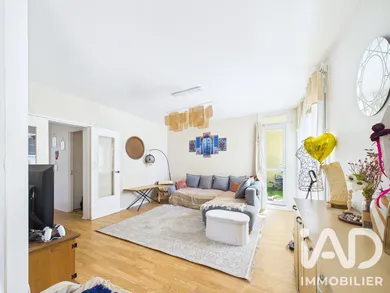 Apartment in Avon (77210)