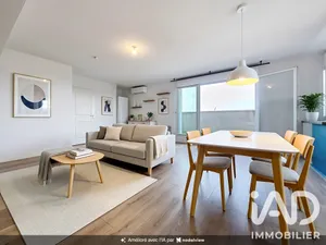 Apartment in Bordeaux (33100)