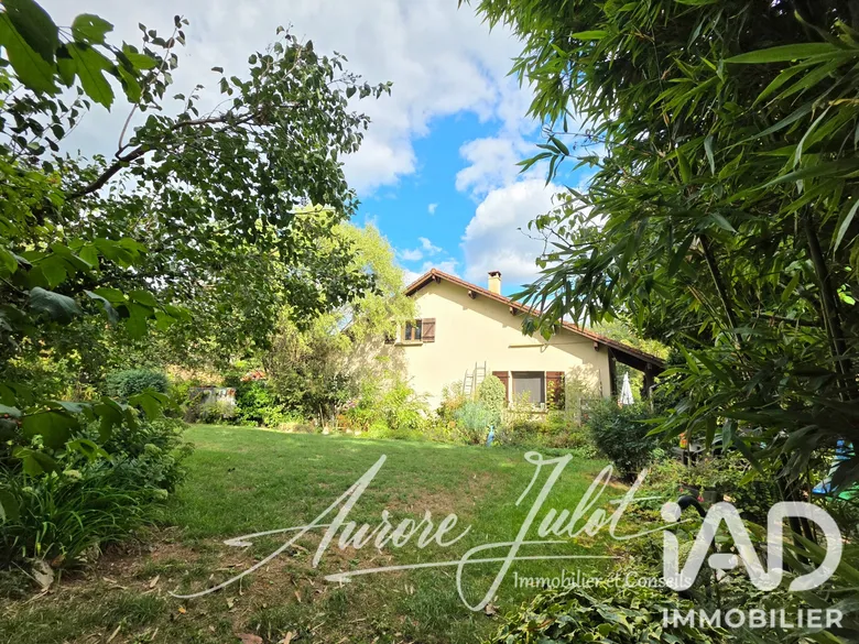 Maison 6 pièces 121 m² · à La Bâtie-Montgascon · 120,6 m² · 219 000 €