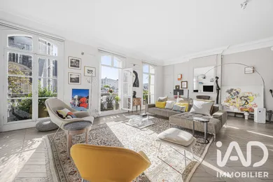 Duplex à Paris (75116)