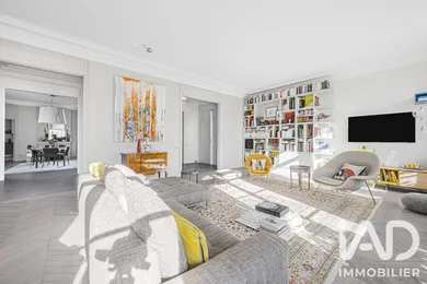 Duplex à Paris (75116)