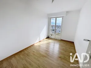 Apartment in Reims (51100)