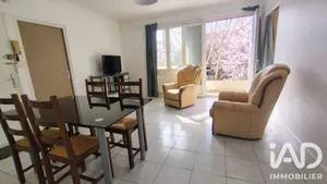 Apartment in Carpentras (84200)
