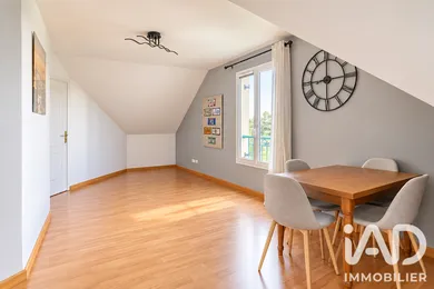 Apartment in Saint-Leu-d'Esserent (60340)