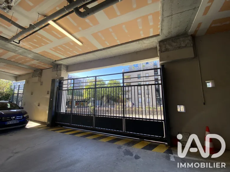 Parking 12 m² · à Saint-Ouen-sur-Seine · 12 m² · 21 900 €