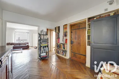 Apartment in Paris (75006)