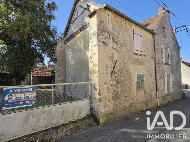 Maison 5 pièces 118 m² · à Marcilly · 118 m² · 130 000 €