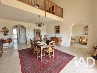 Apartment in Hyères (83400)