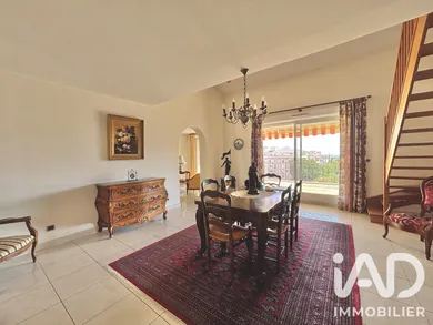 Apartment in Hyères (83400)