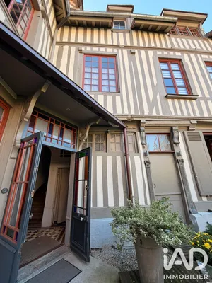 Manoir à Pont-l'Évêque (14130)