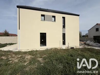 Maison à SERRIS (77700)