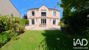 Maison à Neuville-sur-Oise (95000)