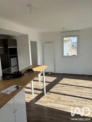 Apartment in La Rochelle (17000)