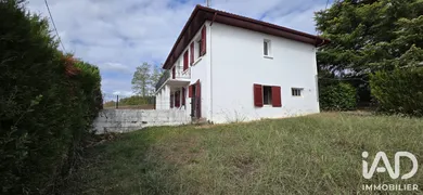 Village house in Amendeuix-Oneix (64120)