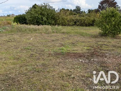 Terrain à bâtir à Beaufort-en-Anjou (49250)