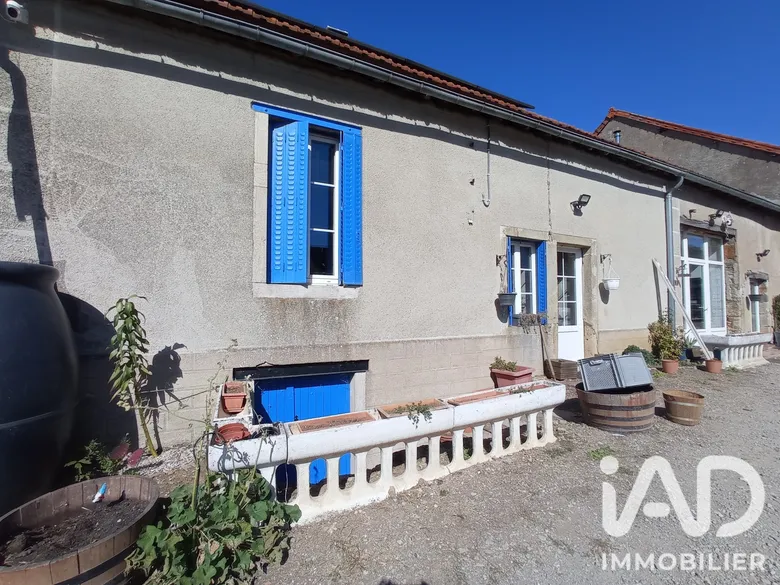 Maison 9 pièces 226 m² · à Viévy · 225,5 m² · 170 000 €