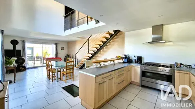 House in Faramans (01800)