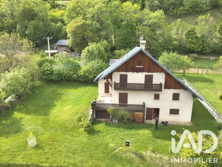 Maison 6 pièces 203 m² · à Auris · 203 m² · 539 000 €
