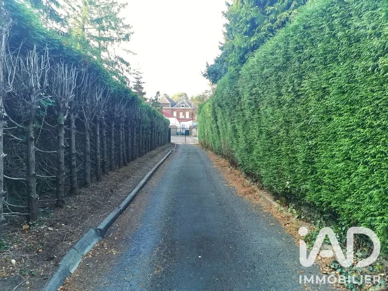 Immeuble 300 m² · à Saint-Saulve · 300 m² · 349 900 €