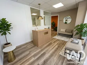 Commercial in Hyères (83400)