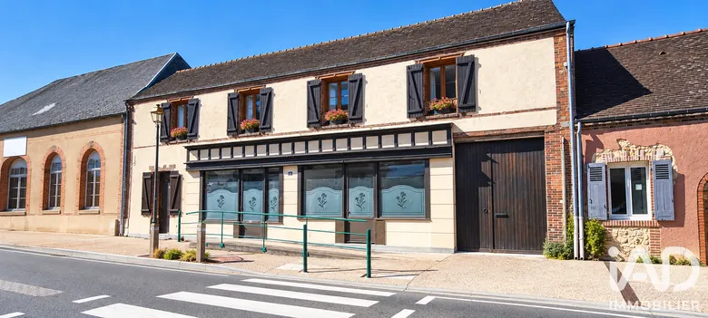 Maison 8 pièces 250 m² · à Digny · 250 m² · 199 900 €