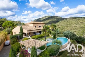 Maison à Grimaud (83310)