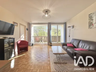 Apartment in Villecresnes (94440)
