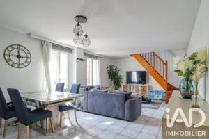 Townhouse in Groslay (95410)